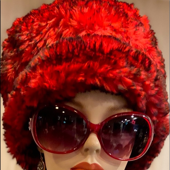 Red and Black Rex Chinchilla Bucket Hat - Picture 2 of 3